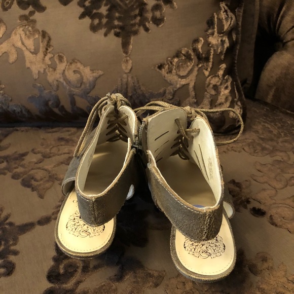 Vince Camuto Shoes - Picture 3 of 4